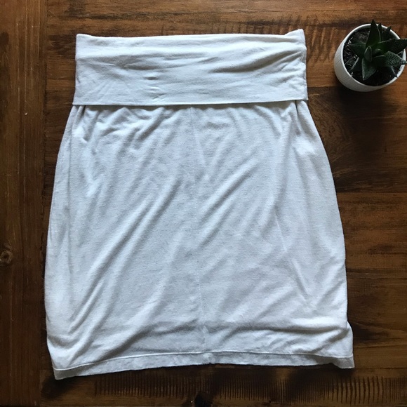 Double layered beige/white coloured skirt - Picture 2 of 3